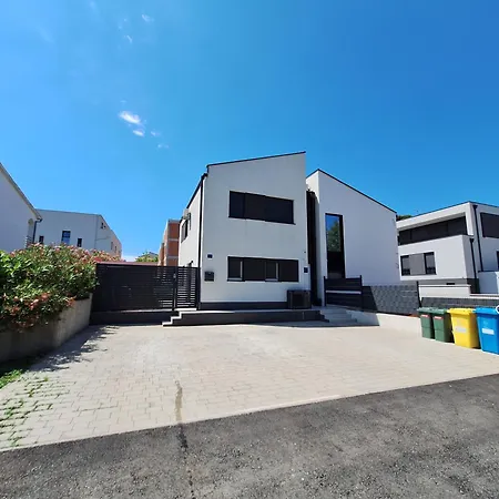 Mouette Apartment *